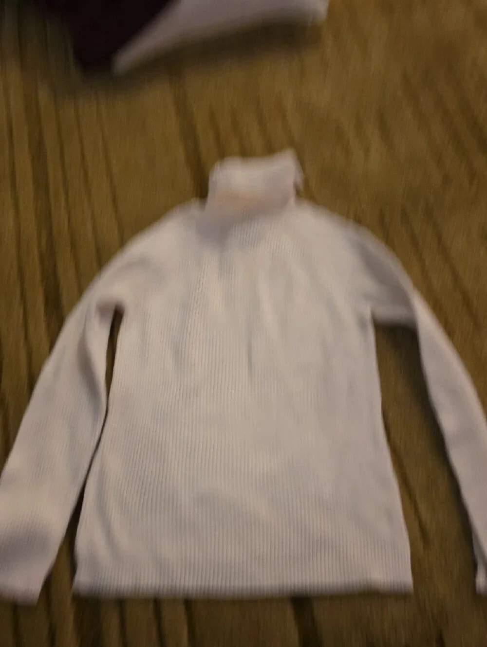 5/25 GAP Kids White Ribbed Turtleneck Long Sleeve Shirt Size 6-7..